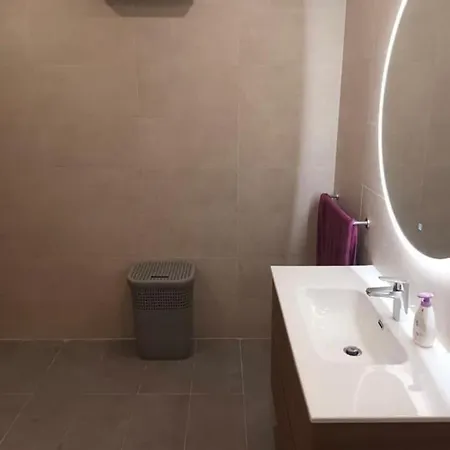 Modern 3 Double Bedroom * Pietà